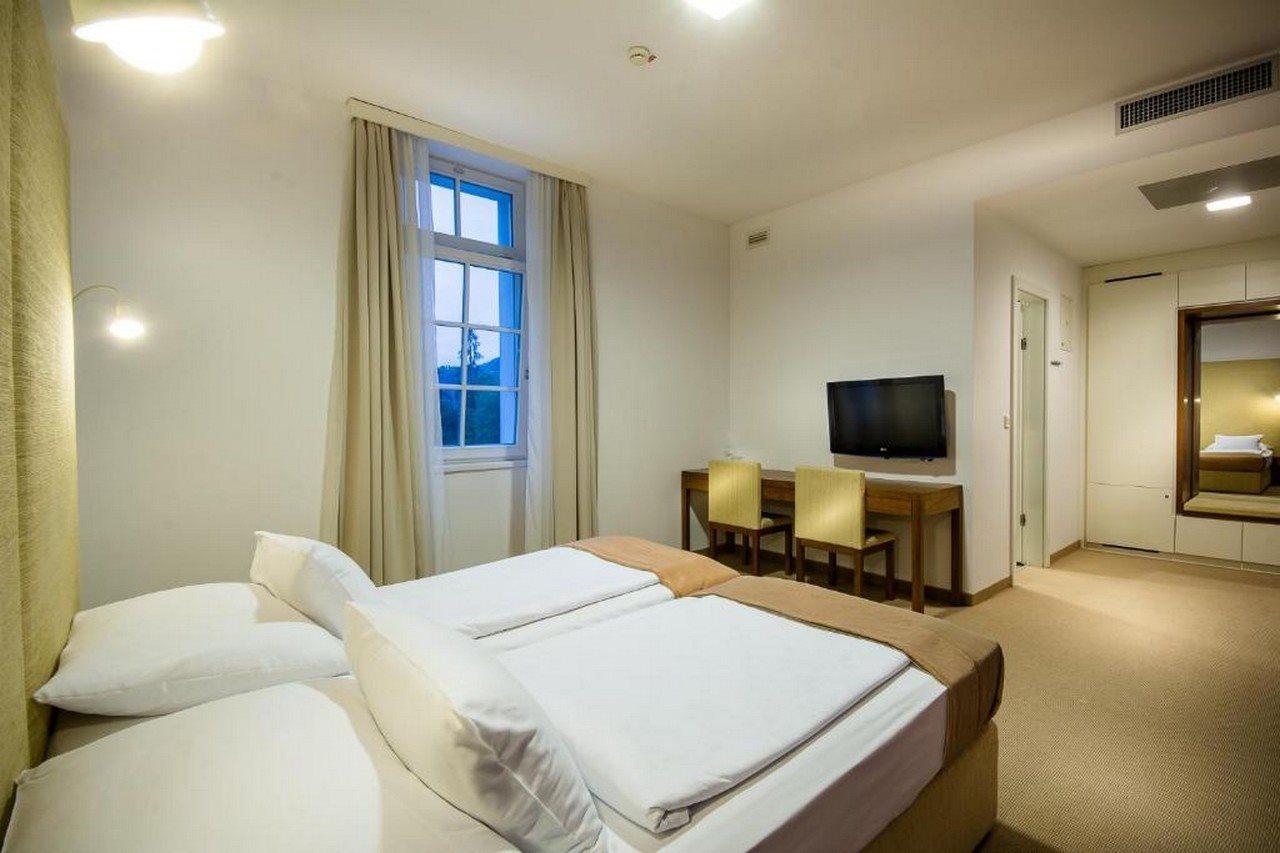 Rimske Terme - Hotel Zdraviliski Dvor Rimske Toplice Kültér fotó