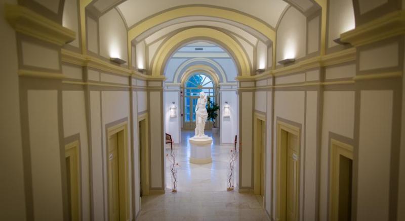 Rimske Terme - Hotel Zdraviliski Dvor Rimske Toplice Kültér fotó