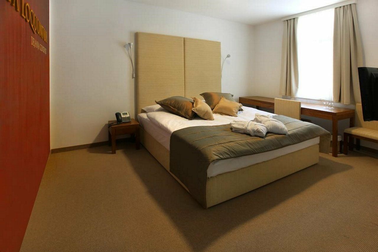 Rimske Terme - Hotel Zdraviliski Dvor Rimske Toplice Kültér fotó
