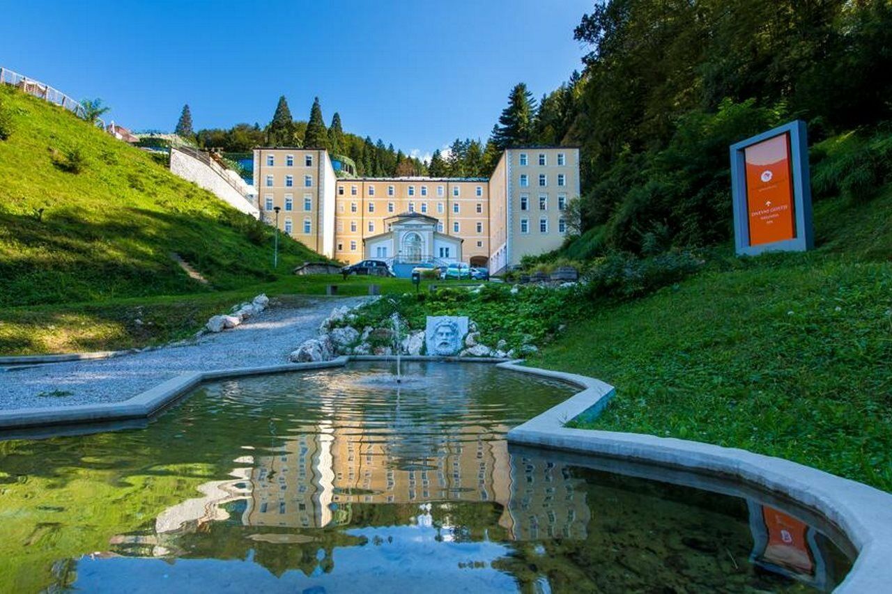 Rimske Terme - Hotel Zdraviliski Dvor Rimske Toplice Kültér fotó